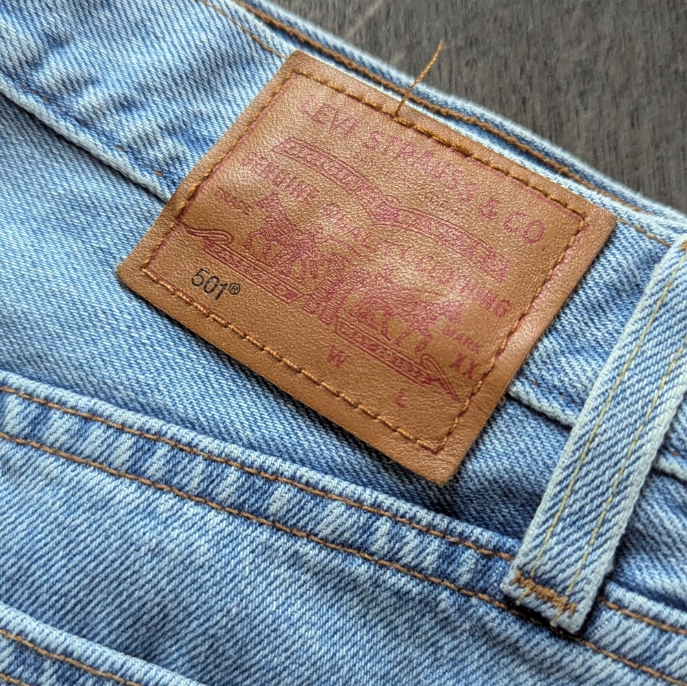 Levi's 501 Cropped Raw Hem Distressed Light Wash Button Fly Jeans - Picture 4 of 15